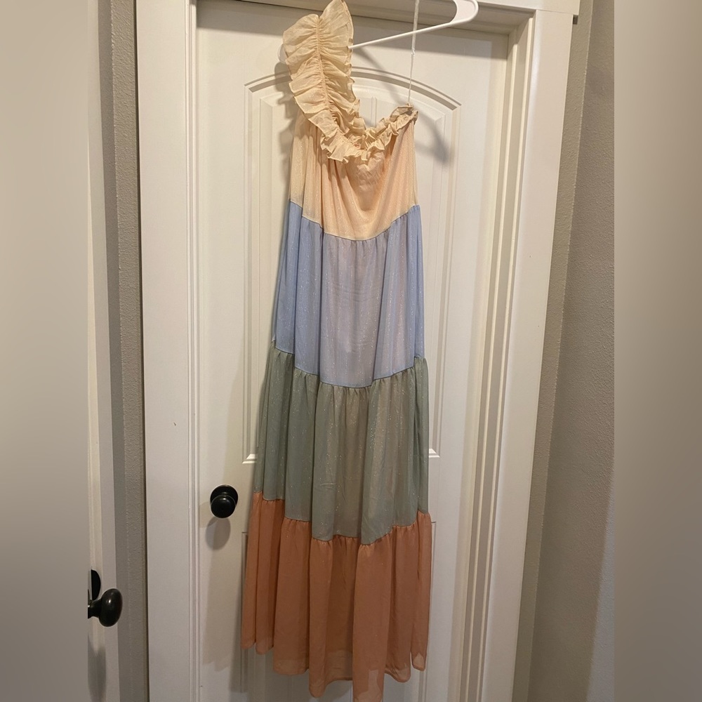 One shoulder dress